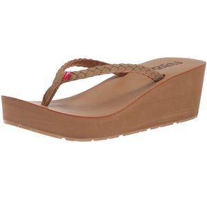 Flojos Women's Hayley Flip-Flop 7